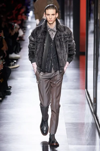 Look 22